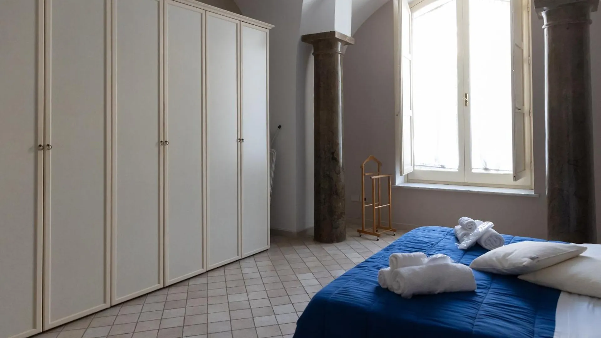 Apartament Dimora Artale In Cattedrale Palermo 0*,